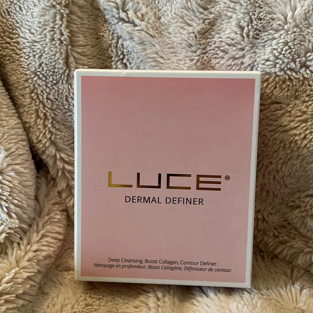NIB LUCE Dermal Definer, Anti-Aging Facial Cleansing + Roller